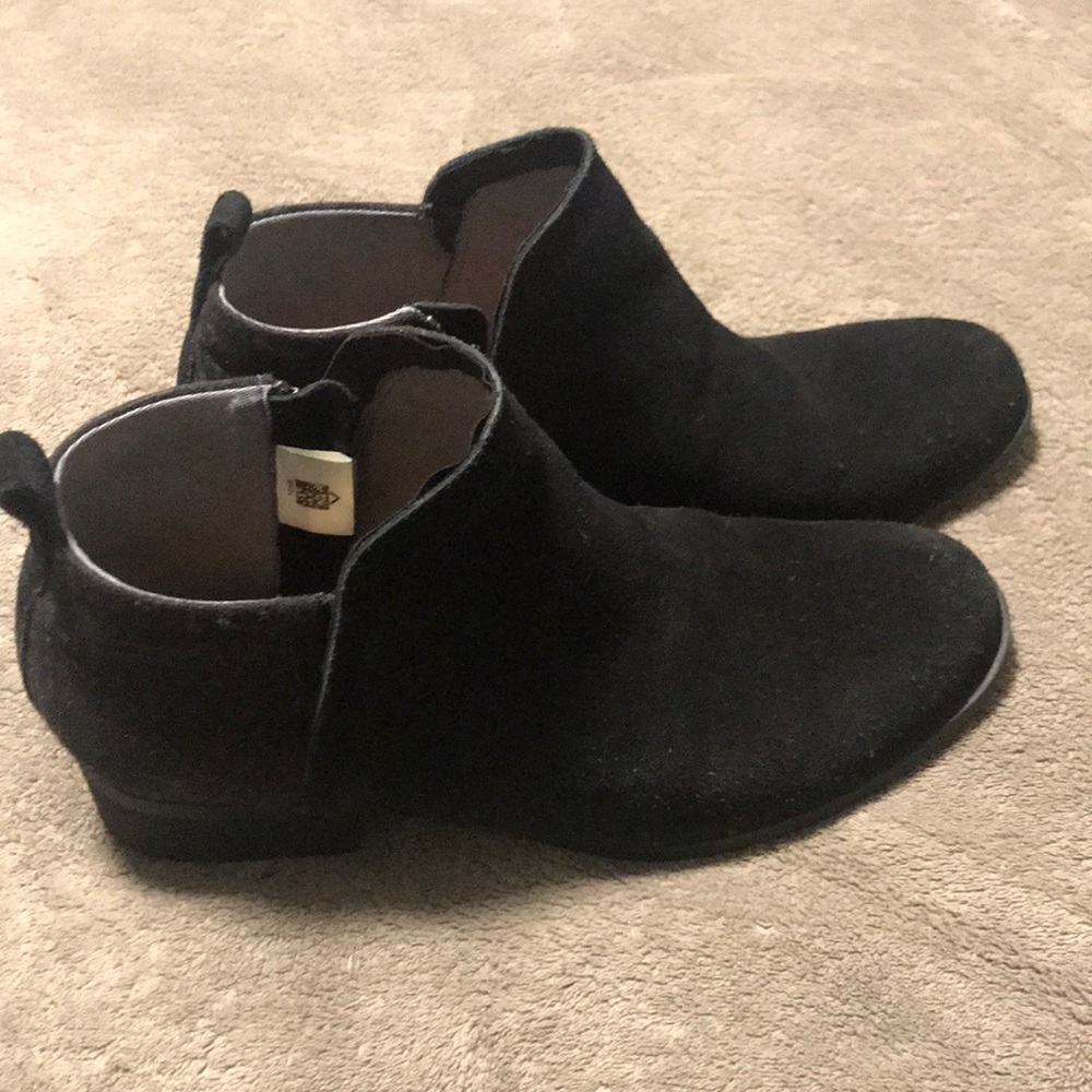 TOMS Deia Ankle Zip Booties